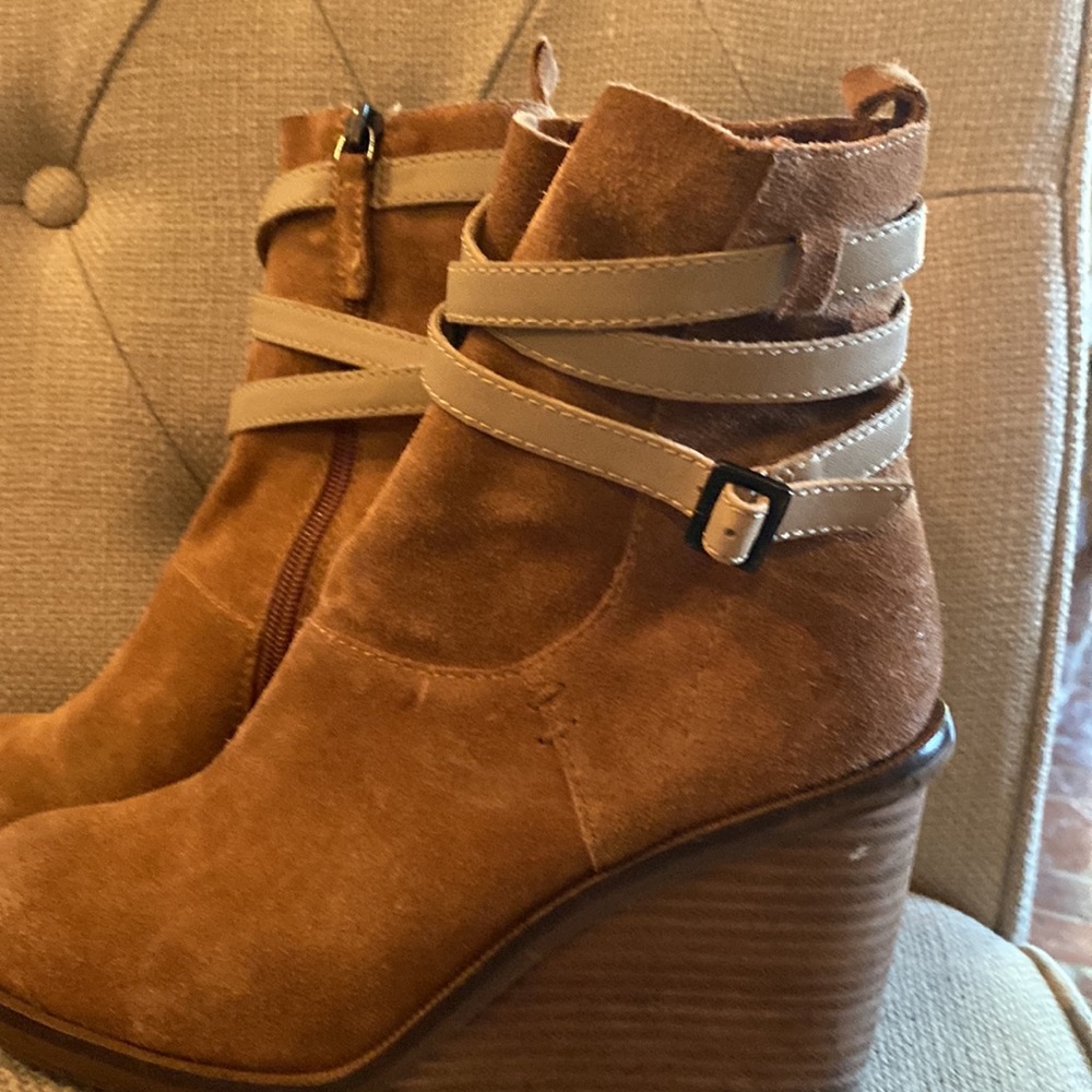Kelsi dagger lace up ankle boot 6 1/2
